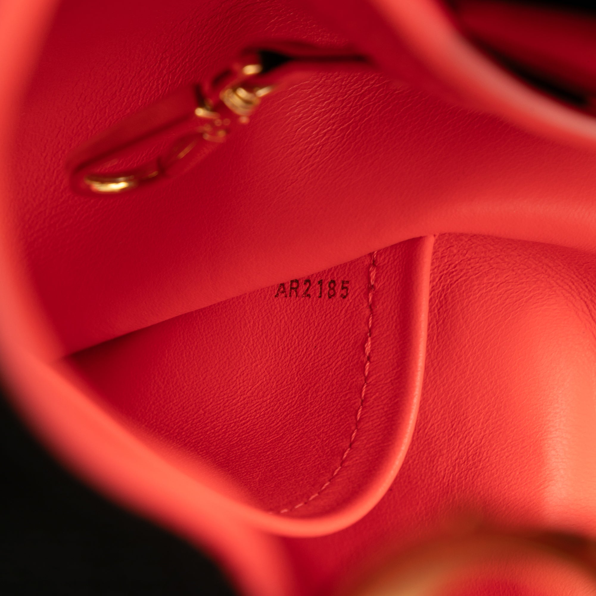 Louis Vuitton Taurillon Capucines MM