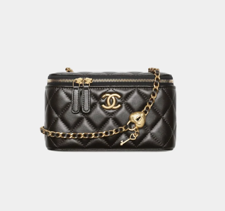 Long Vanity With Chain lambskin & Gold Tone Metal