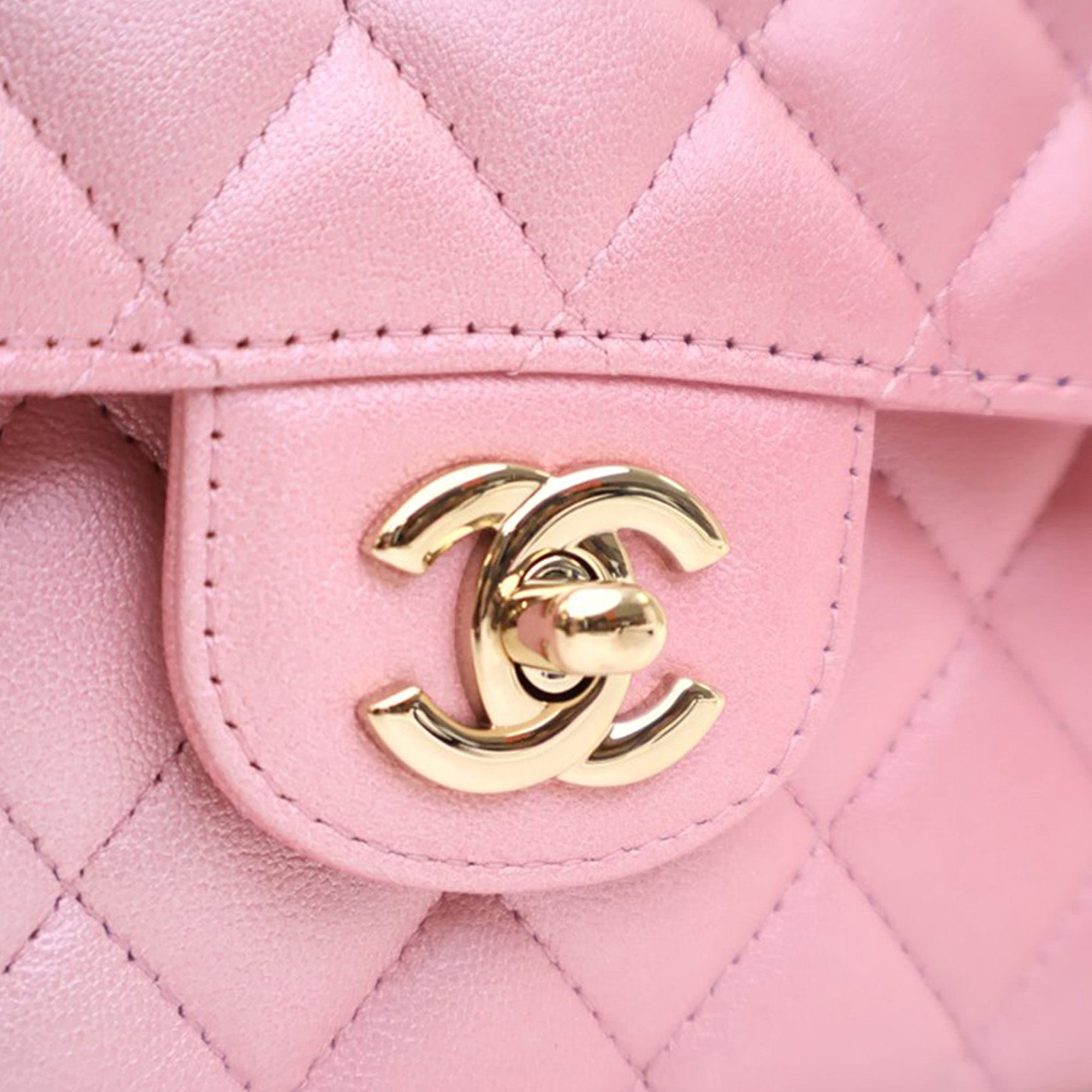 Medium Classic Iridescent Lambskin Double Flap