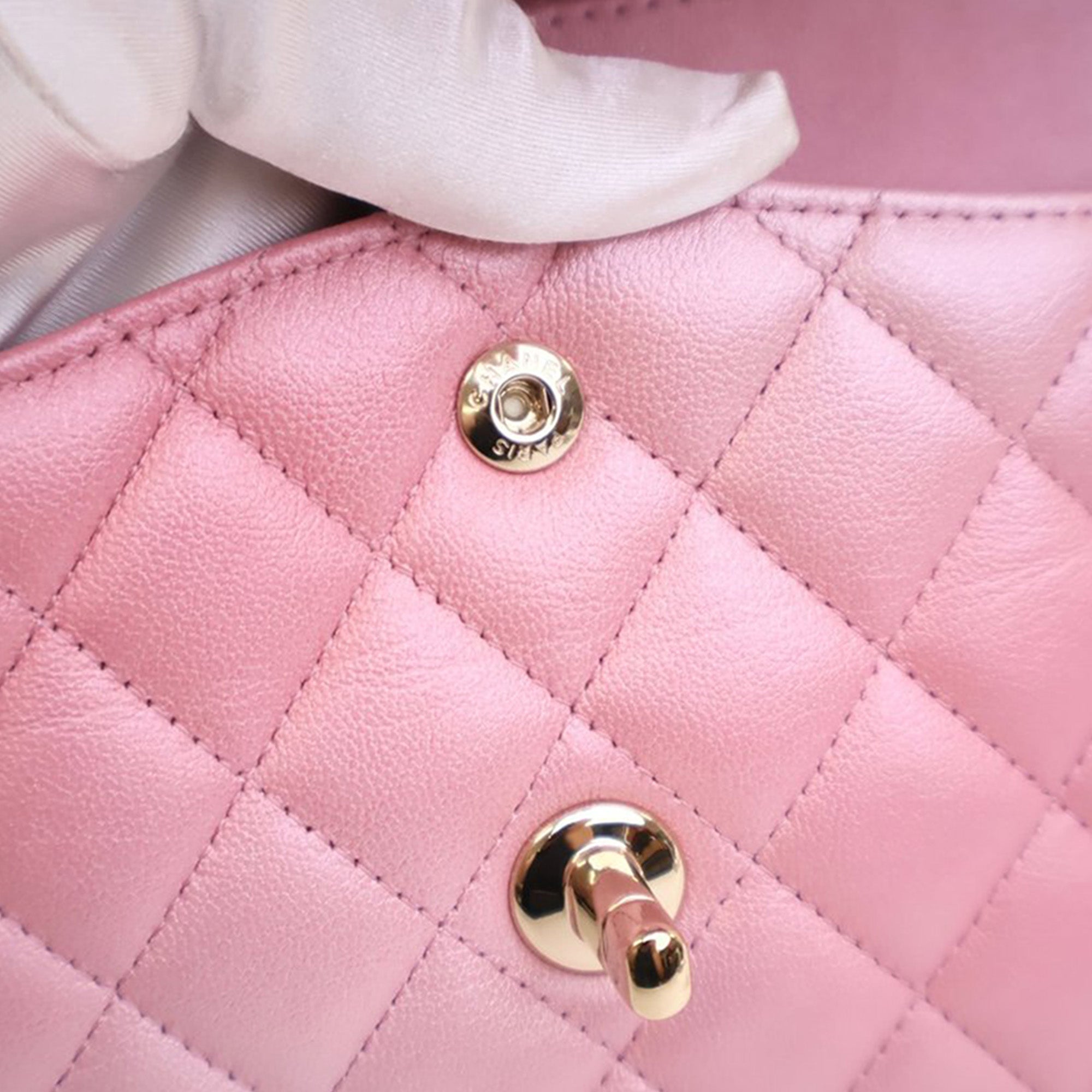 Medium Classic Iridescent Lambskin Double Flap