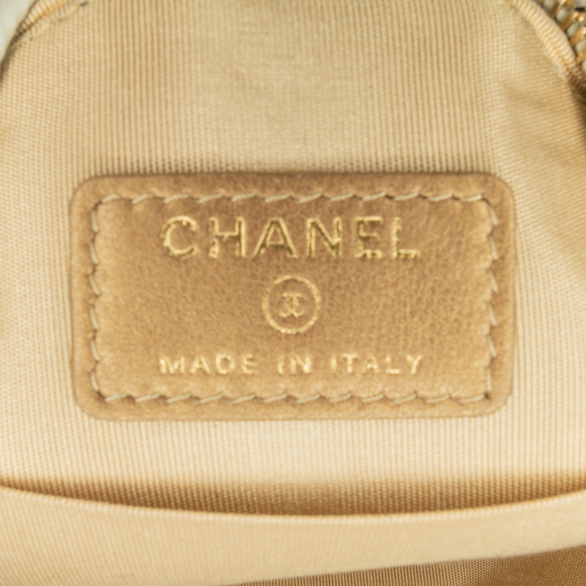 Chanel Quilted Lambskin Pearl Crush Round Clutch with Chain