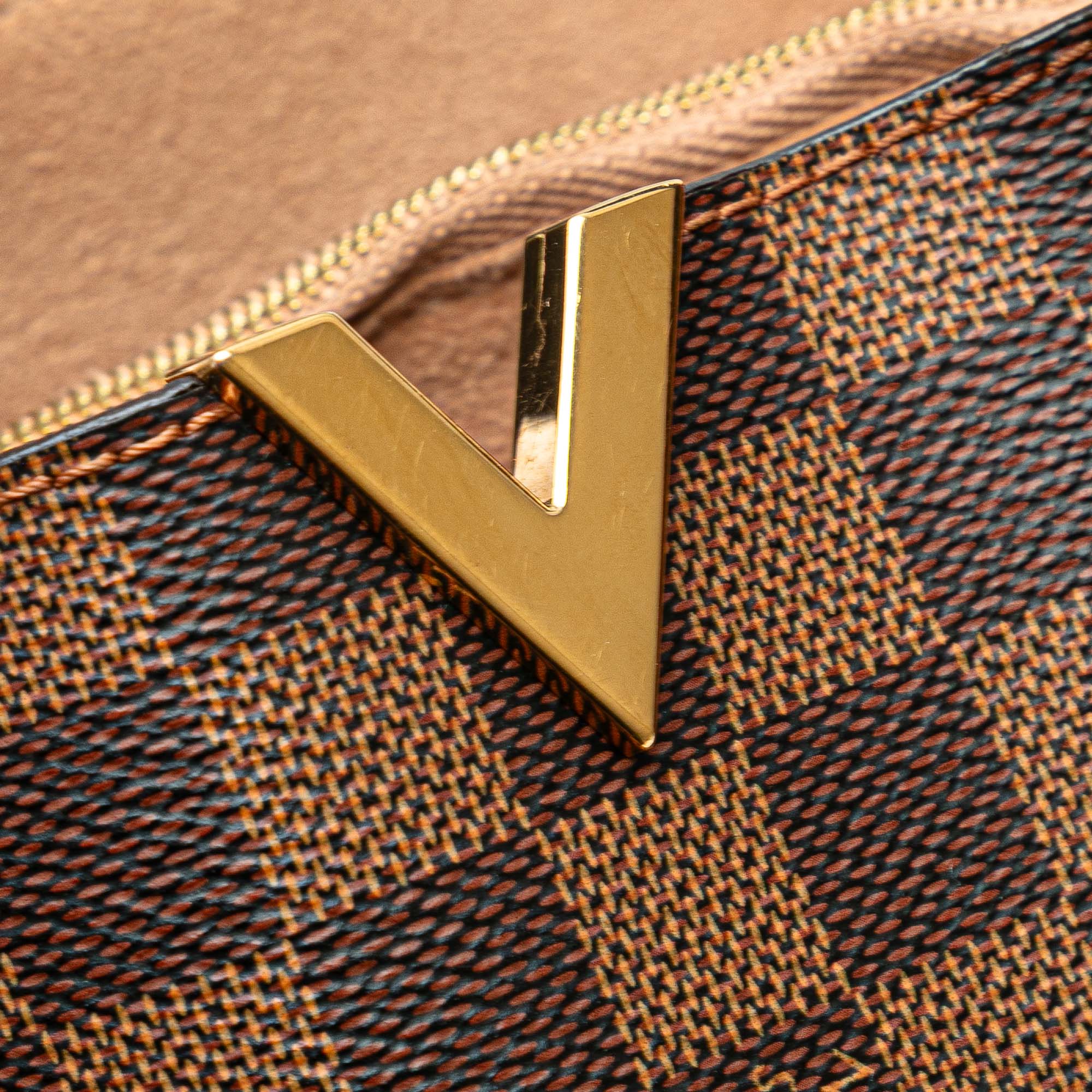 Damier Ebene Kensington