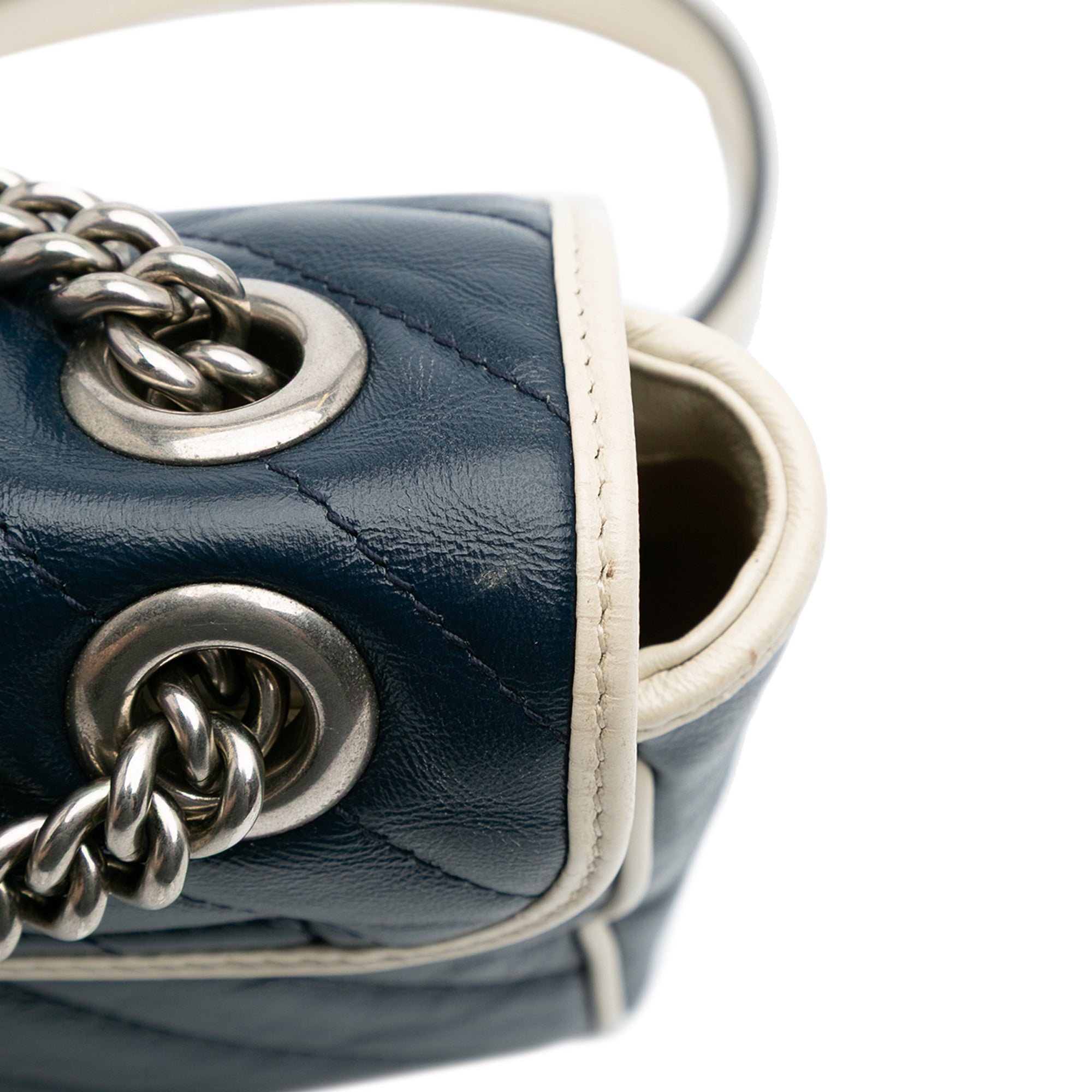Medium GG Marmont Matelasse Diagonal Leather Torchon Shoulder Bag