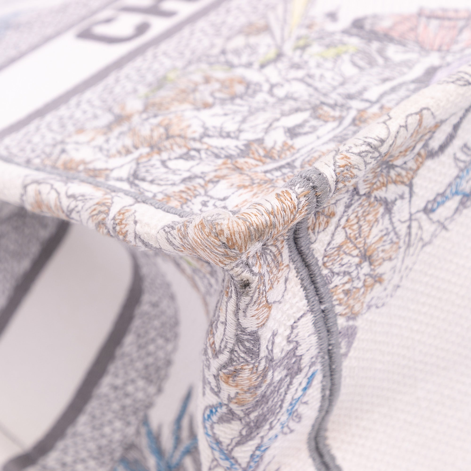 Medium Reve d Infini Book Tote