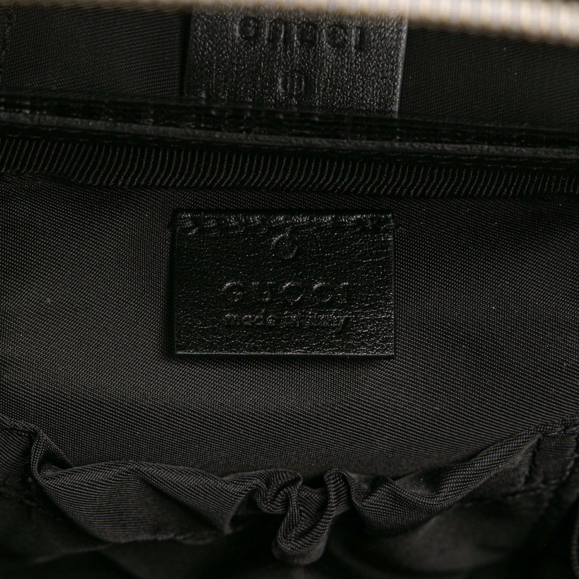 Mini GG Marmont Round Matelasse Leather Vanity Bag