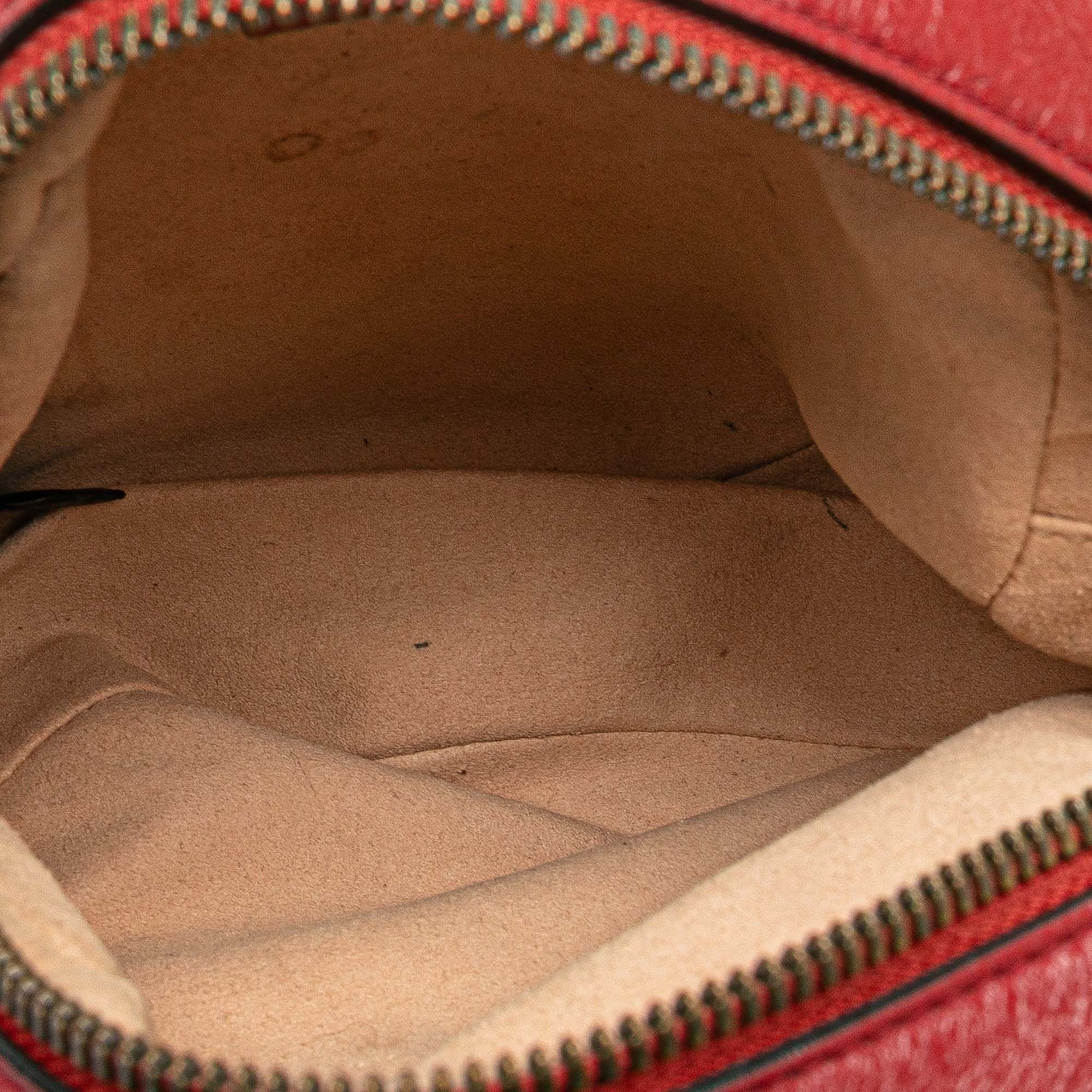 Mini GG Marmont Matelasse Leather Round Crossbody