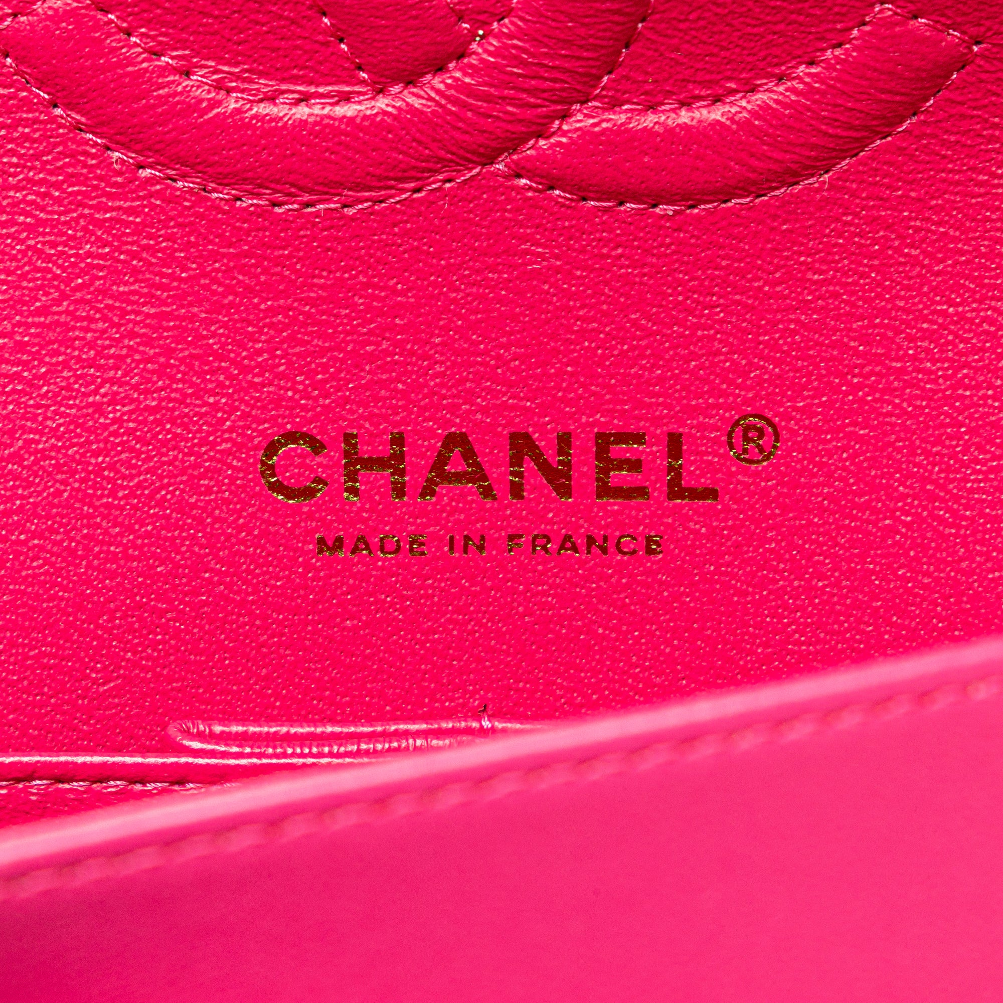 Medium Classic Chevron Lambskin Double Flap