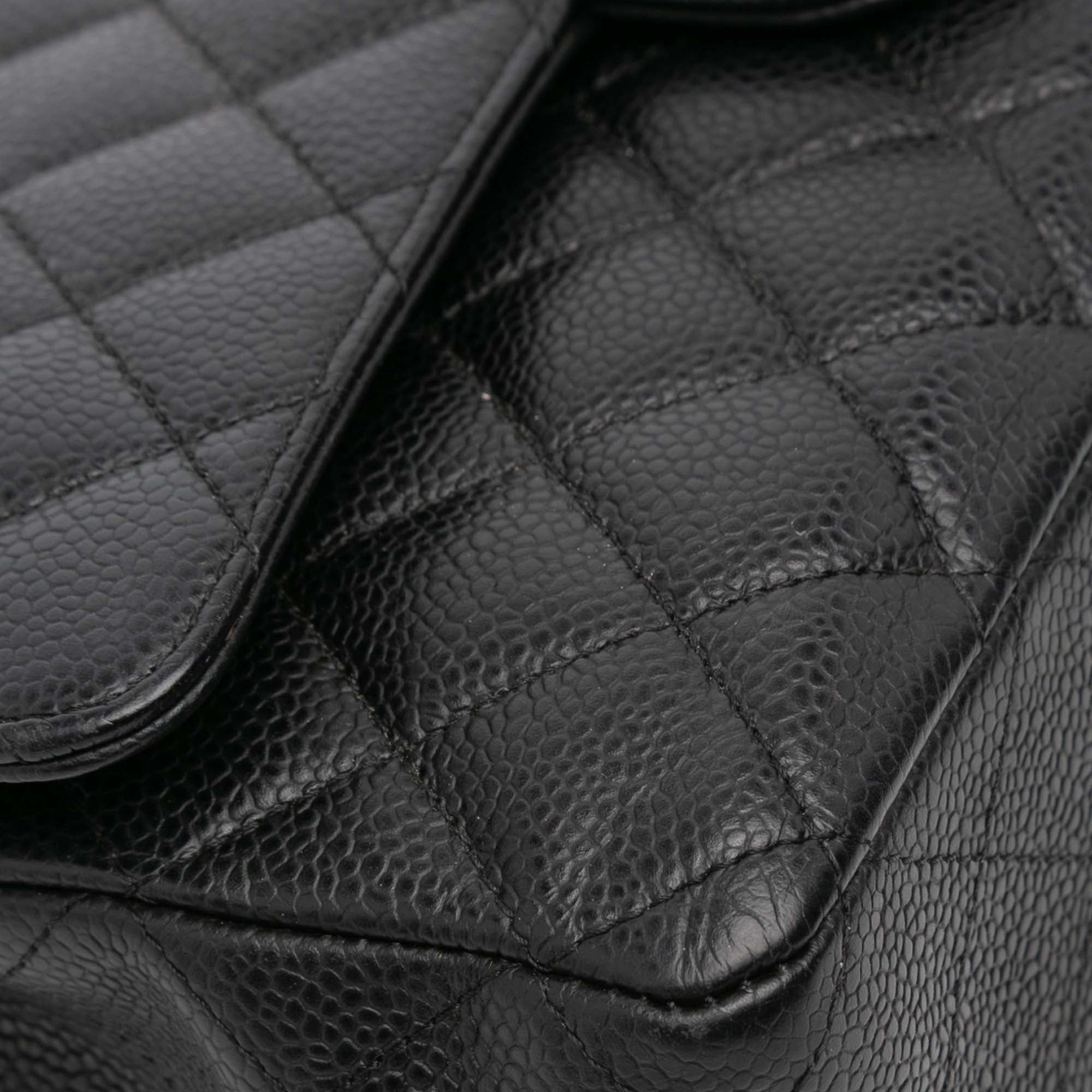 Medium Classic Caviar Double Flap