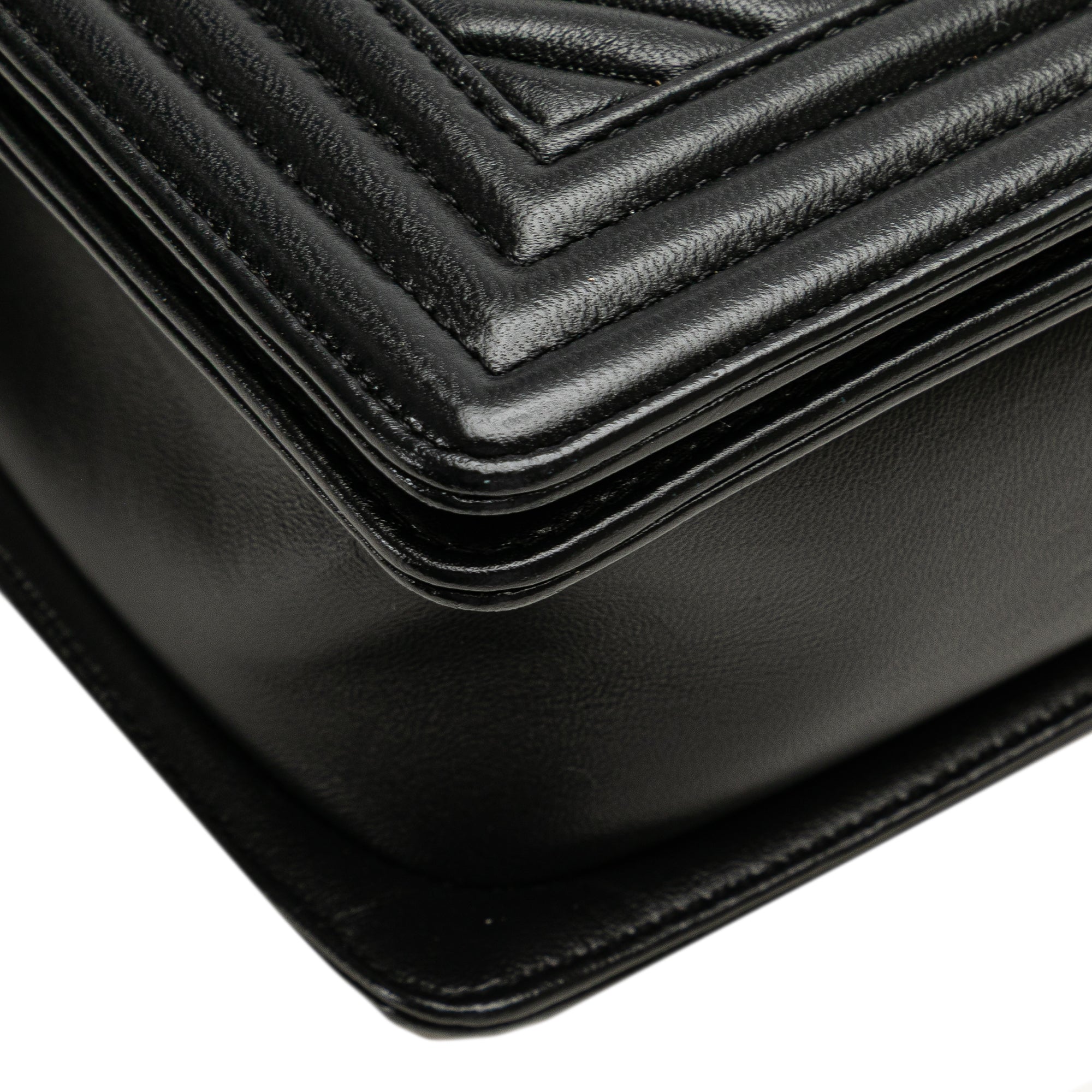Medium Chevron Wrinkled Lambskin Boy Flap
