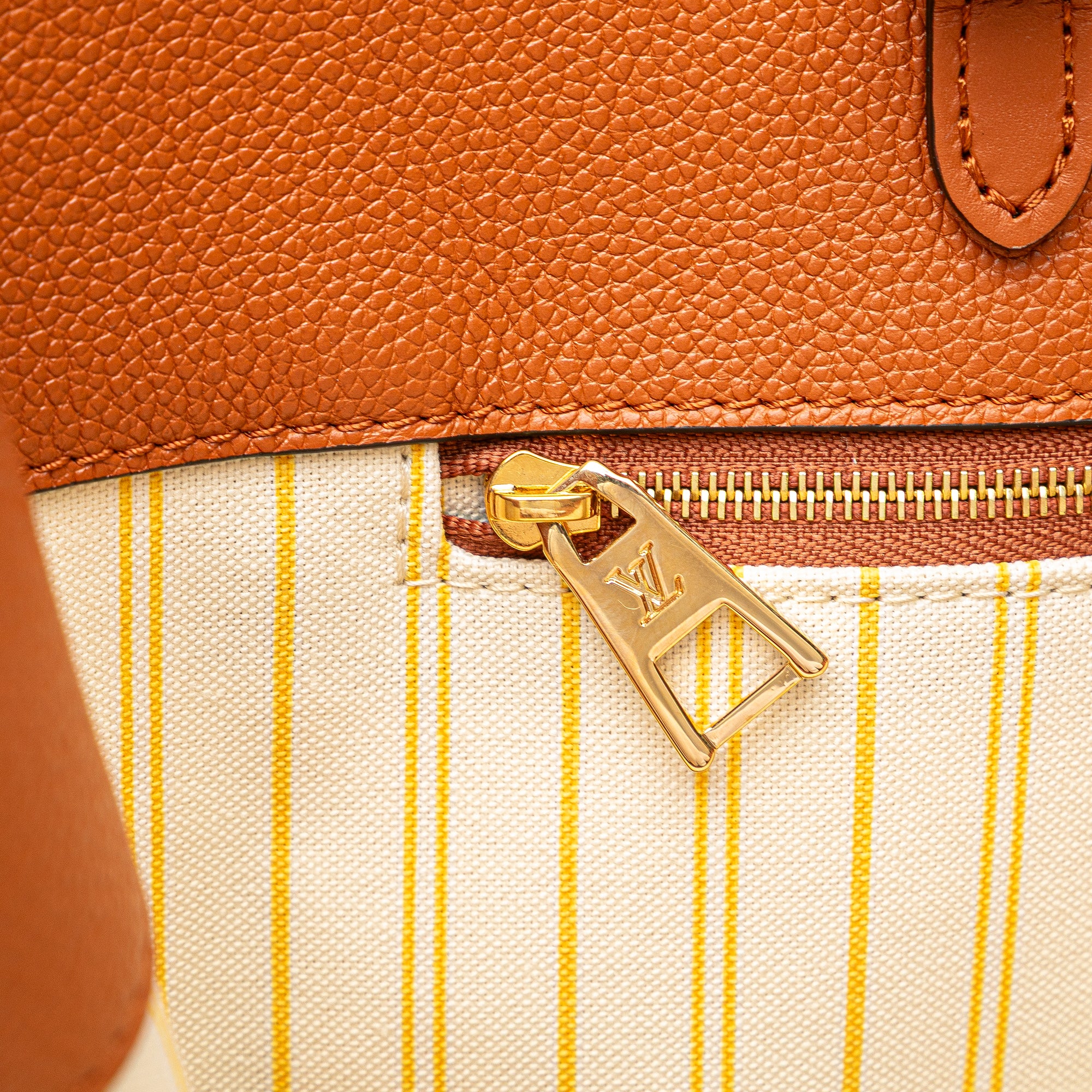 Monogram Giant Raffia OnTheGo GM