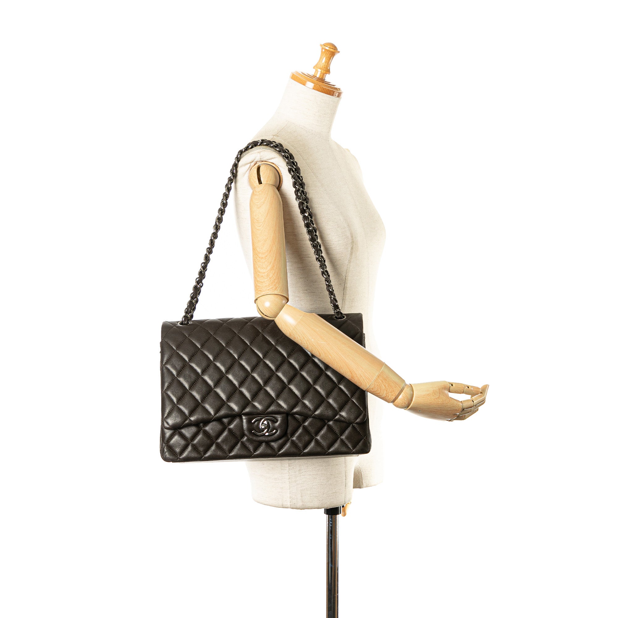 Maxi Classic Lambskin Double Flap