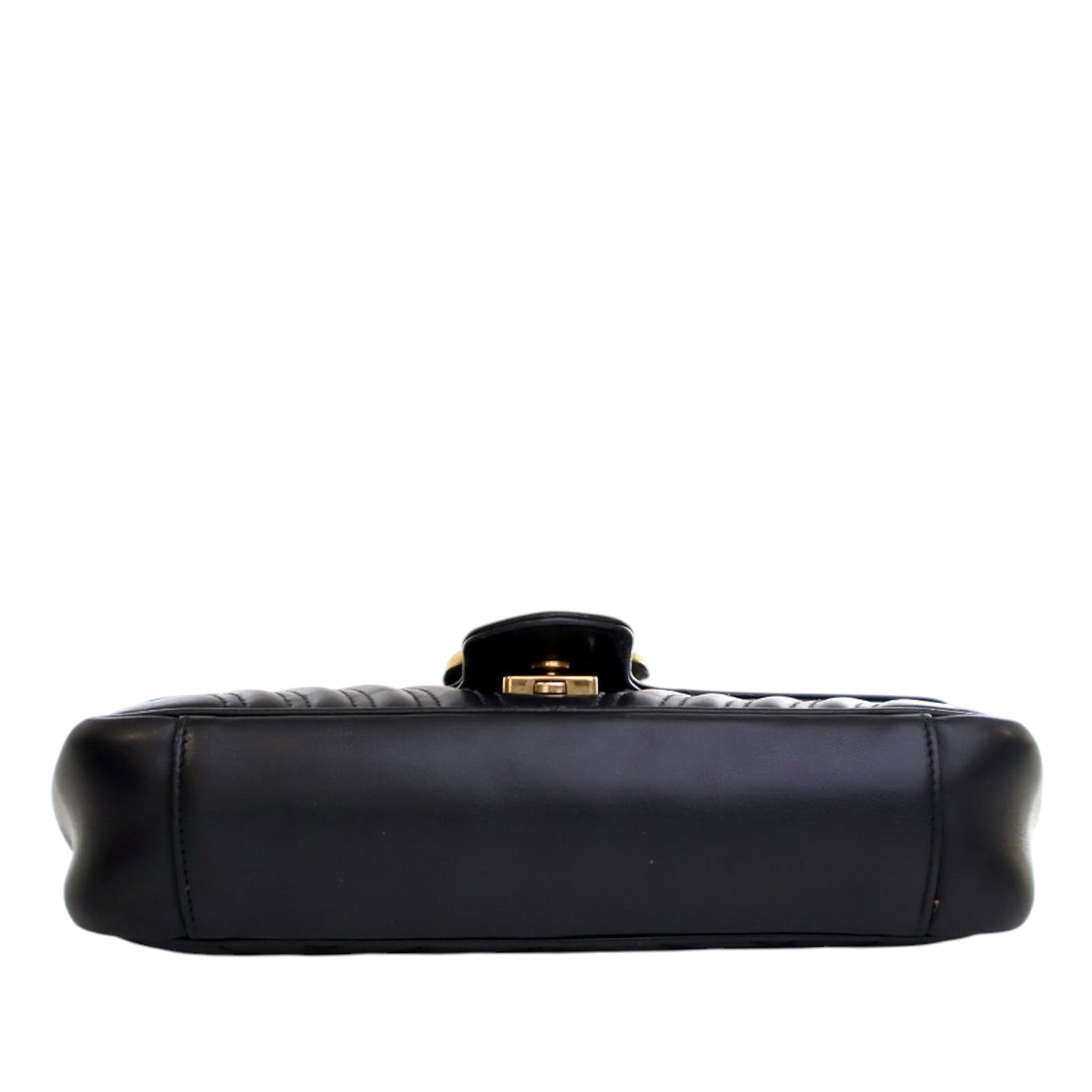 Medium GG Marmont Matelasse Leather Shoulder Bag