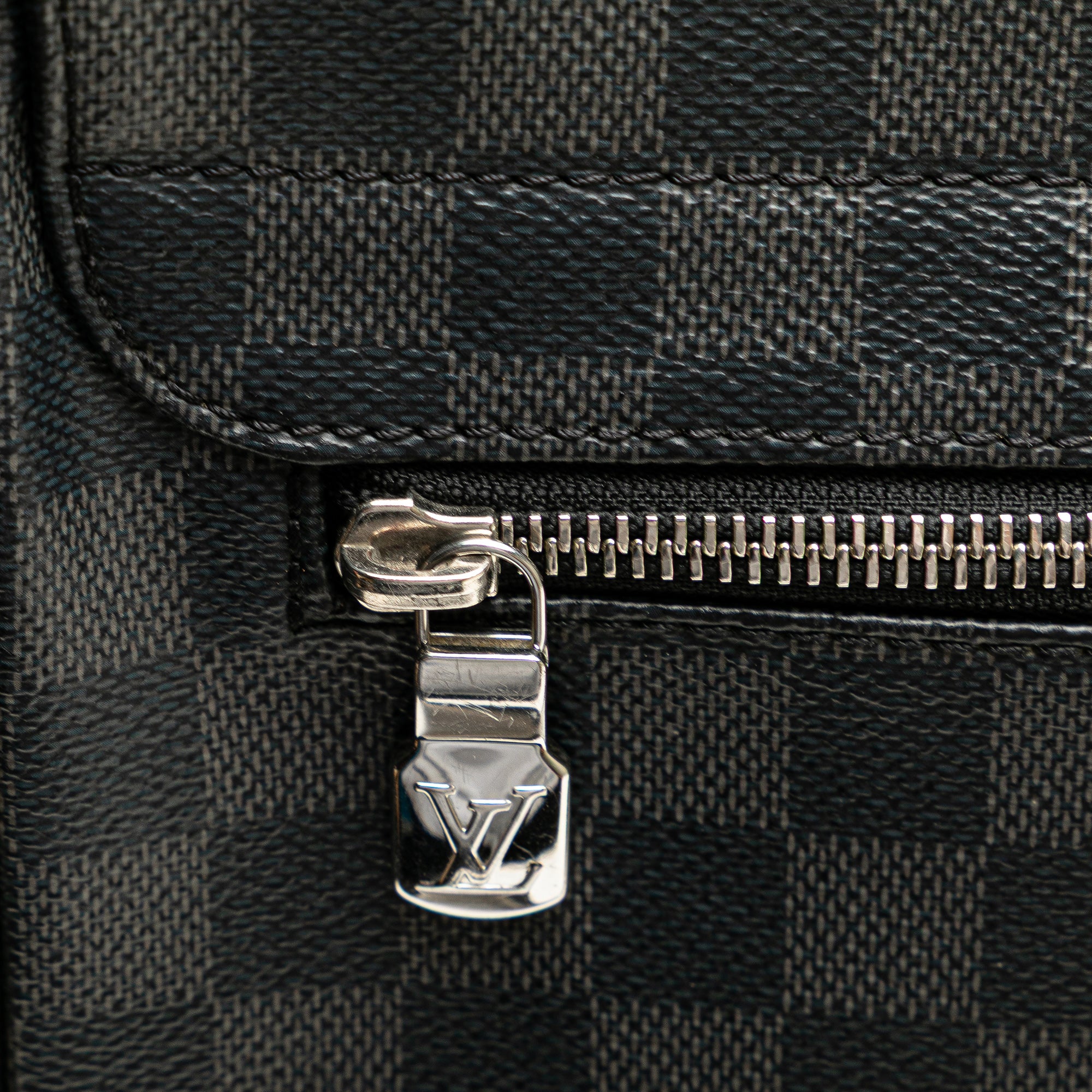 Damier Graphite District MM