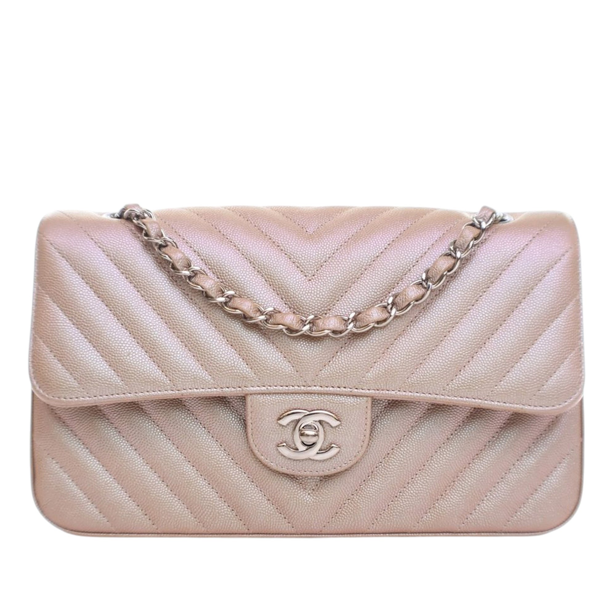 Medium Classic Chevron Iridescent Caviar Double Flap