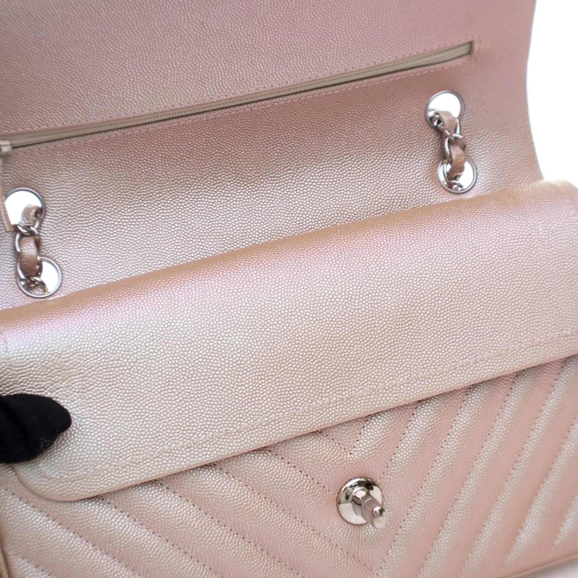 Medium Classic Chevron Iridescent Caviar Double Flap