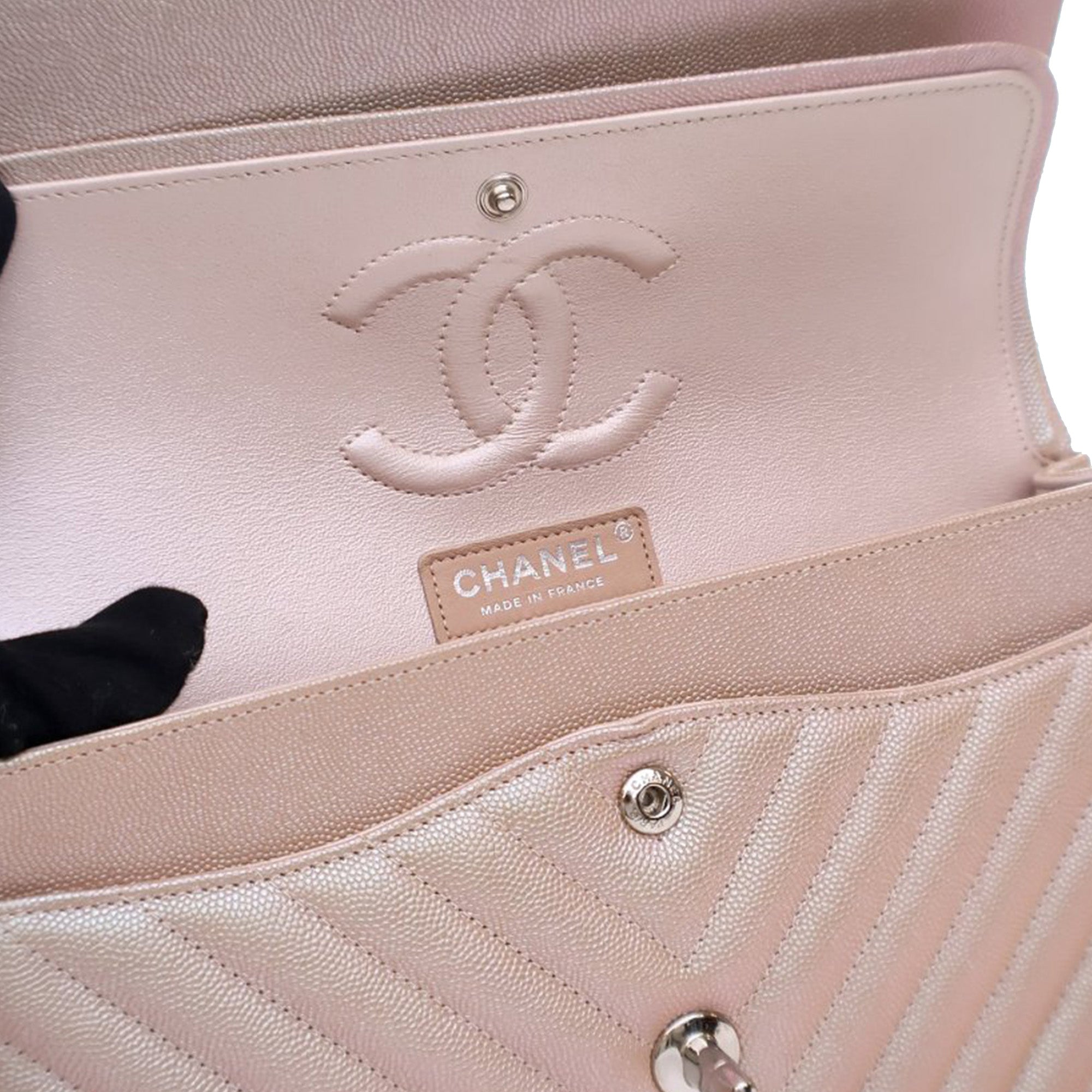 Medium Classic Chevron Iridescent Caviar Double Flap