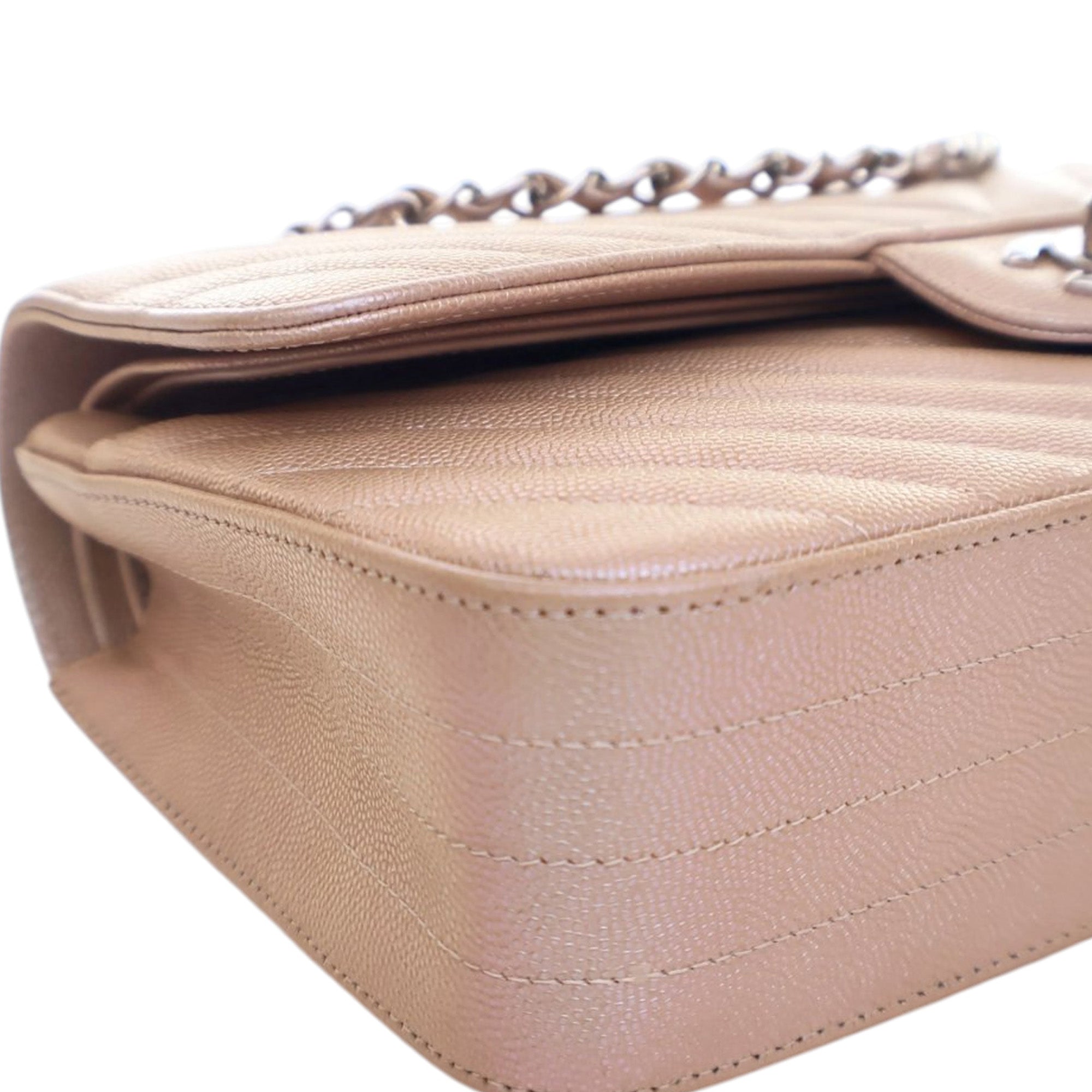 Medium Classic Chevron Iridescent Caviar Double Flap