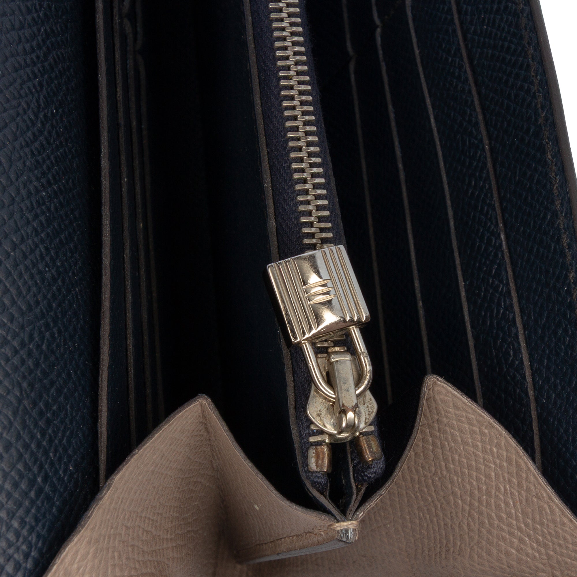 Epsom Kelly Longue Wallet